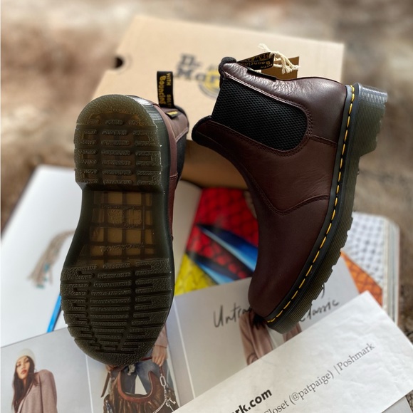 Dr. Martens 2976 Warmwair Leather Chelsea Boots - Picture 8 of 11